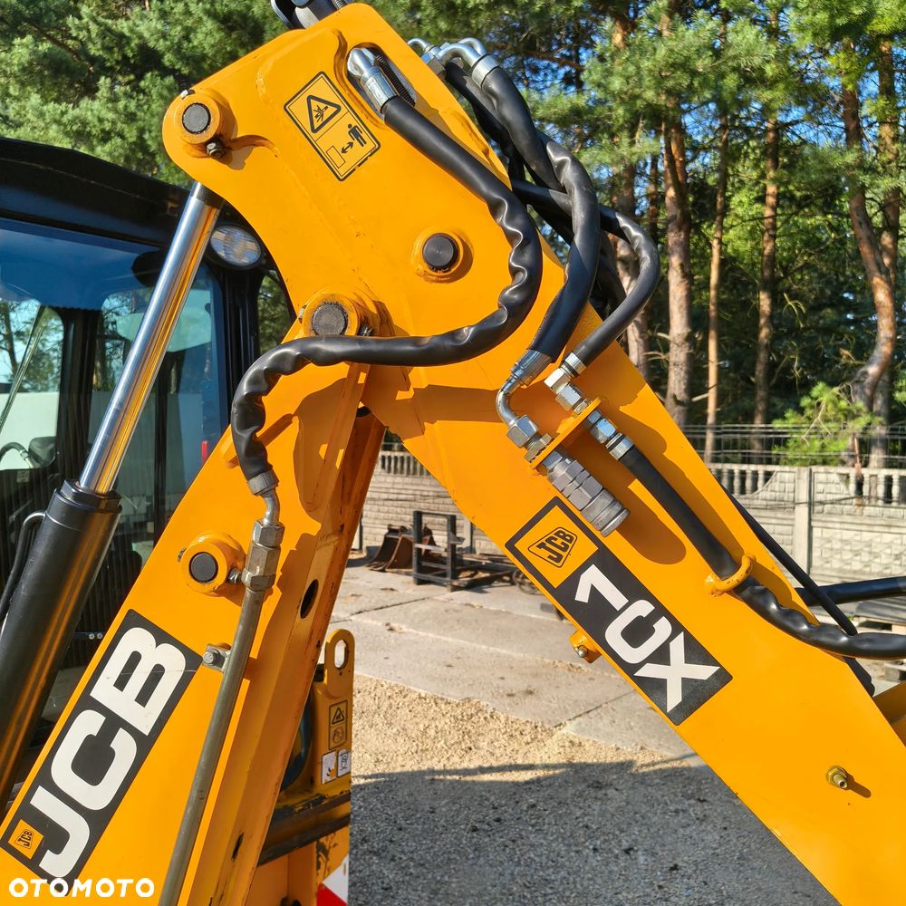 JCB 3CX - SALON PL - 900 mth - 19