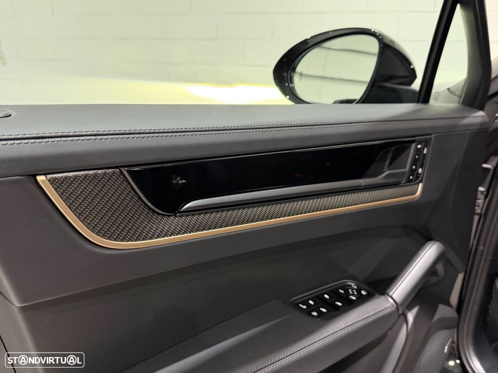 Porsche Cayenne Coupé E-Hybrid - 31