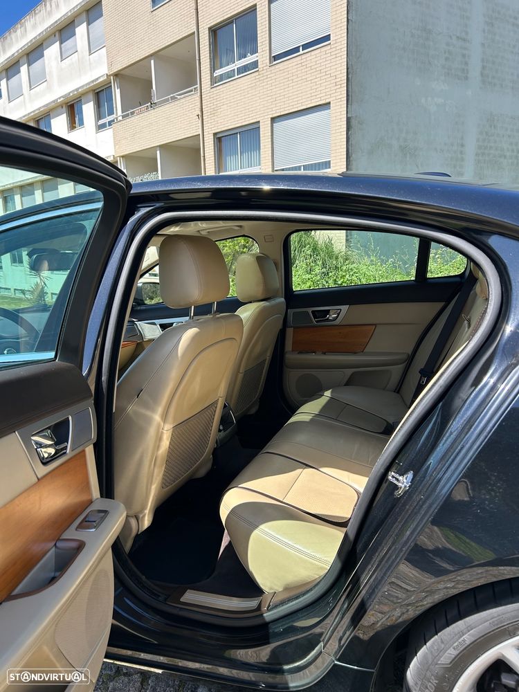 Jaguar XF 3.0 V6 S - 9