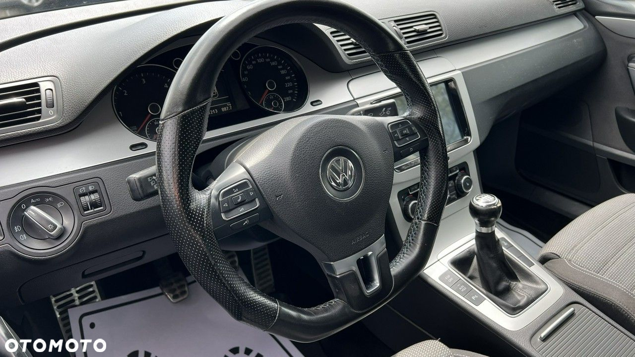 Volkswagen Passat CC - 17