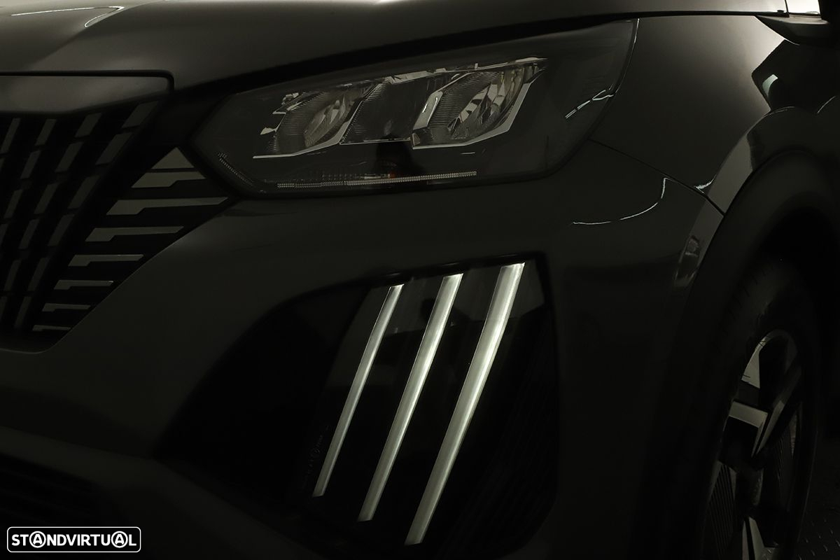 Peugeot 2008 1.2 PureTech Allure - 12