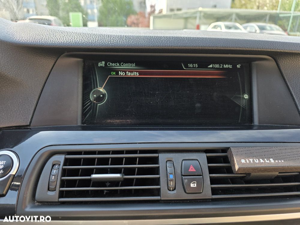 BMW Seria 5 520d Aut. Modern Line - 13