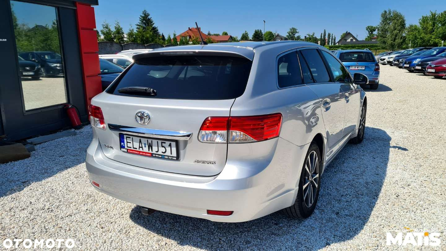 Toyota Avensis - 36