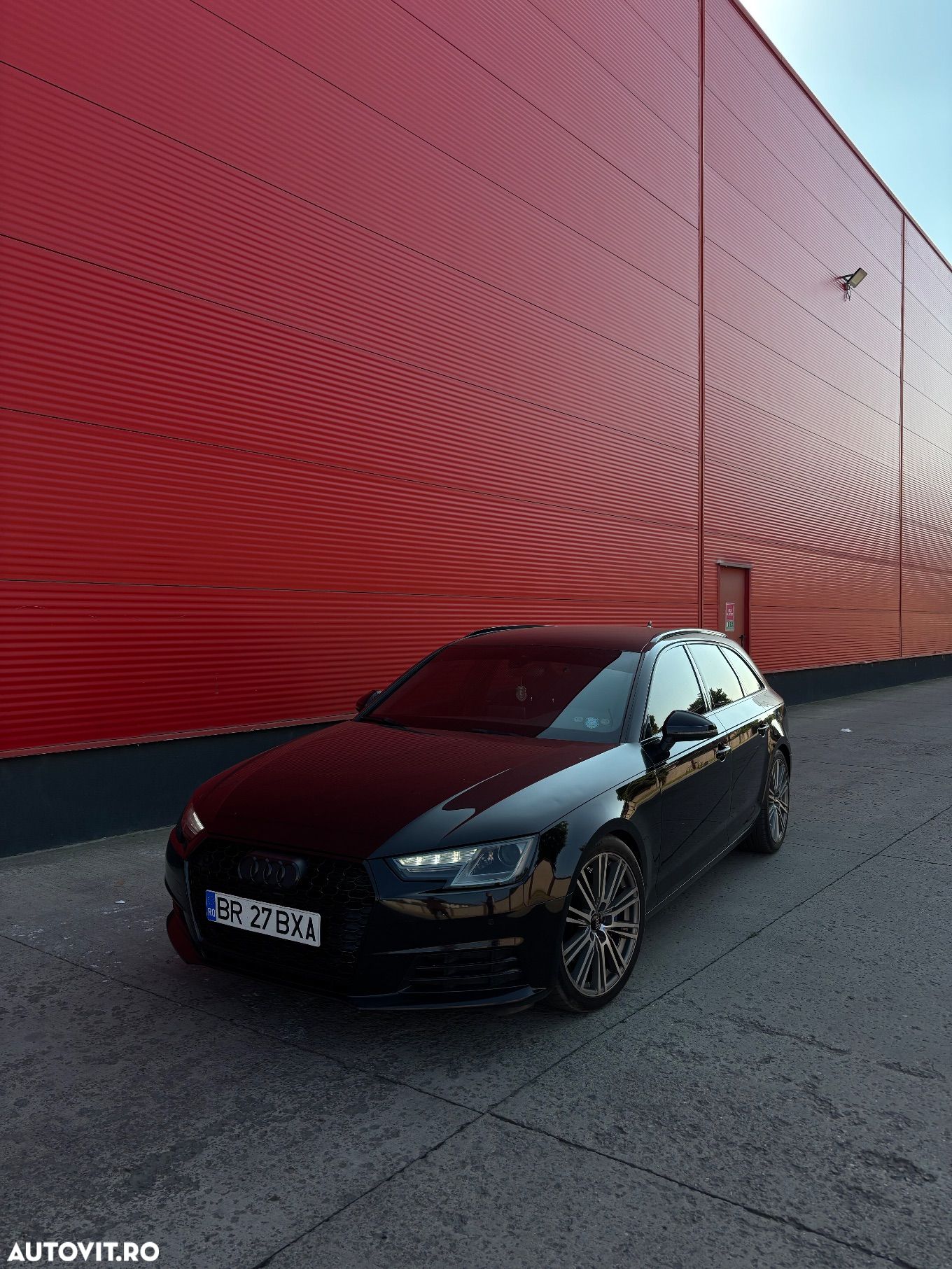 Audi A4 Avant 2.0 TDI S tronic Design - 1