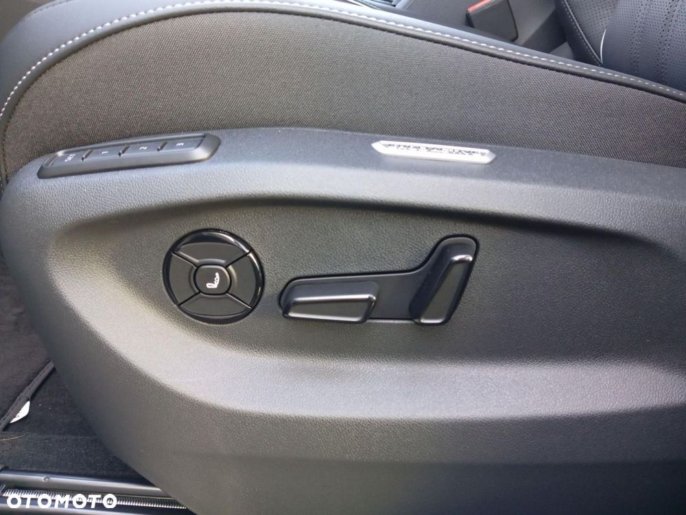 Volkswagen Tiguan - 28