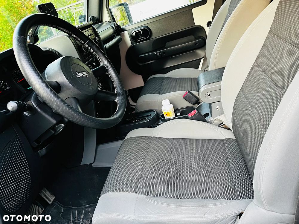Jeep Wrangler 3.8 Sport - 21