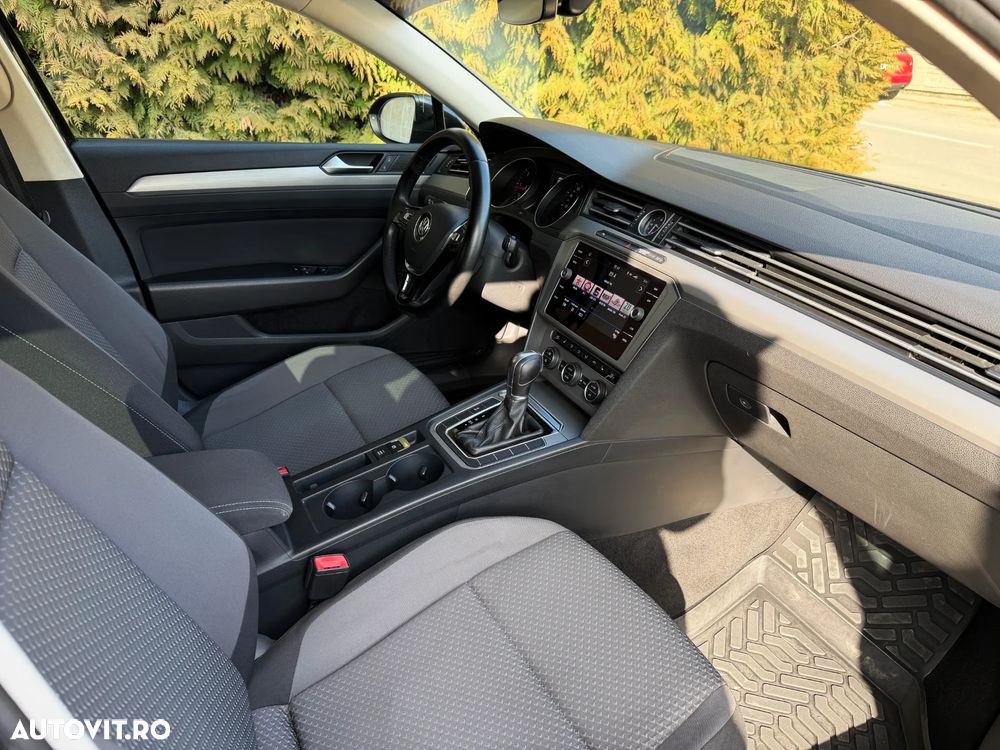 Volkswagen Passat - 15