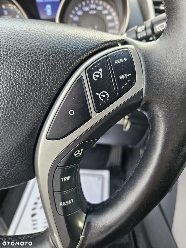 Hyundai i30 blue Kombi 1.6 CRDi Classic - 25