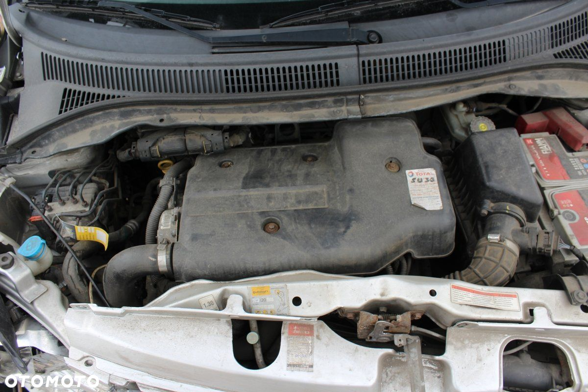 Suzuki Swift 2007 1.3DDiS Z13DT HB5D (MASKA, ZDERZAK, LAMPA, BŁOTNIK, DRZWI, SZYBA, FOTEL) - 7