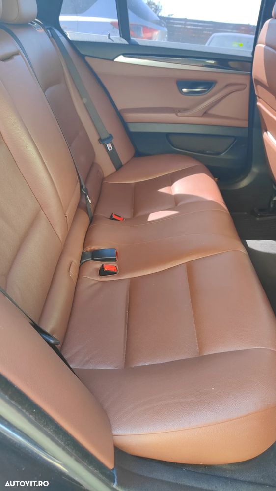 BMW Seria 5 525d xDrive Touring - 6