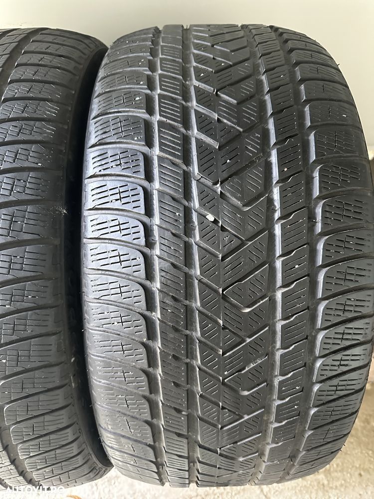 285/35 R22 Pirelli Scorpion Winter - 2