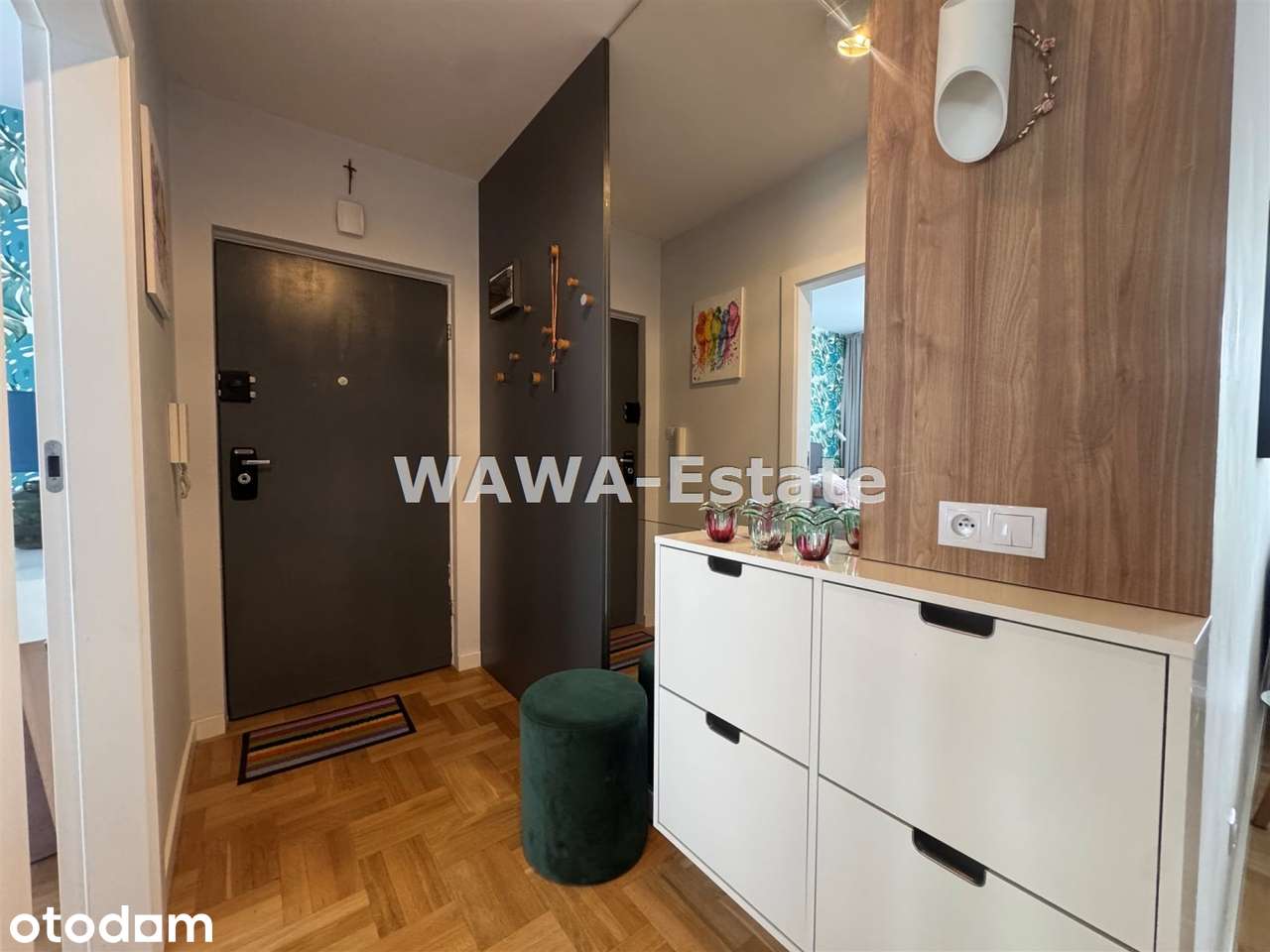 Dwa pokoje, widna kuchnia, balkon, prywatność.
