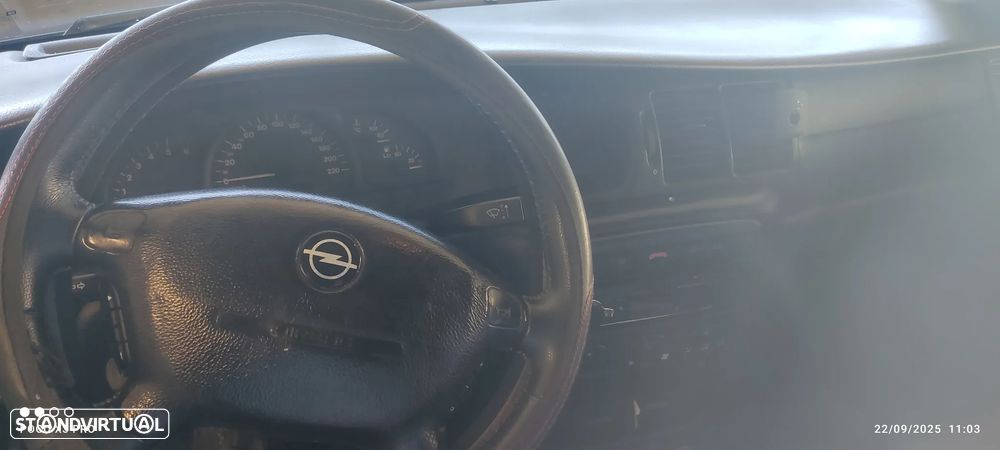 Opel Vectra Caravan 2.0 DTi 100 - 4