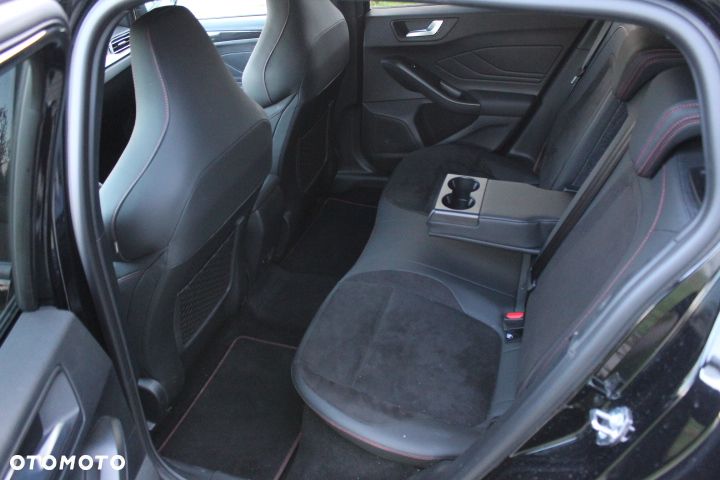 Ford Focus 2.3 EcoBoost ST X - 35