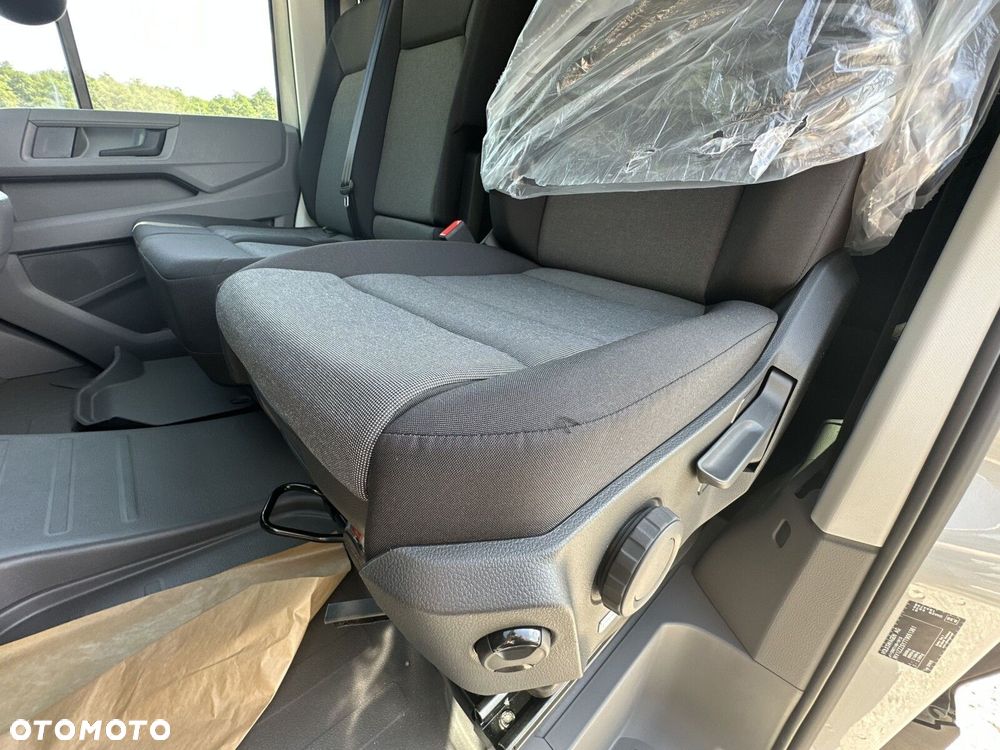 Volkswagen Crafter 35 Furgon z wysokim dachem silnik: 2,0 l EU6 SCR 177 KM, przedni 8-bieg.automatyczna, r.o : 4490 mm - 13