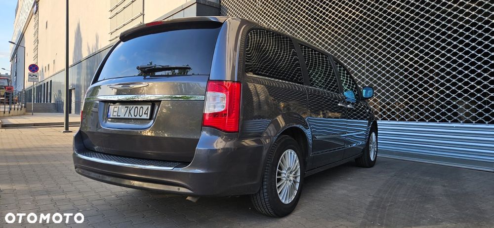 Chrysler Town & Country 3.6 Touring - 16