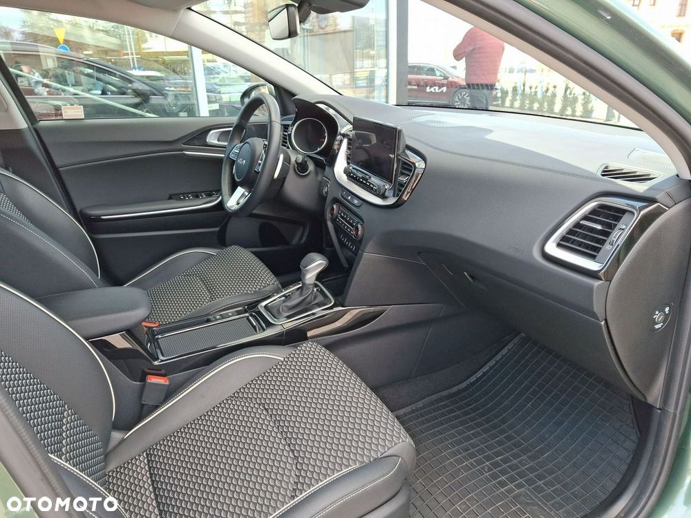 Kia Ceed 1.5 T-GDI Tribute DCT - 16
