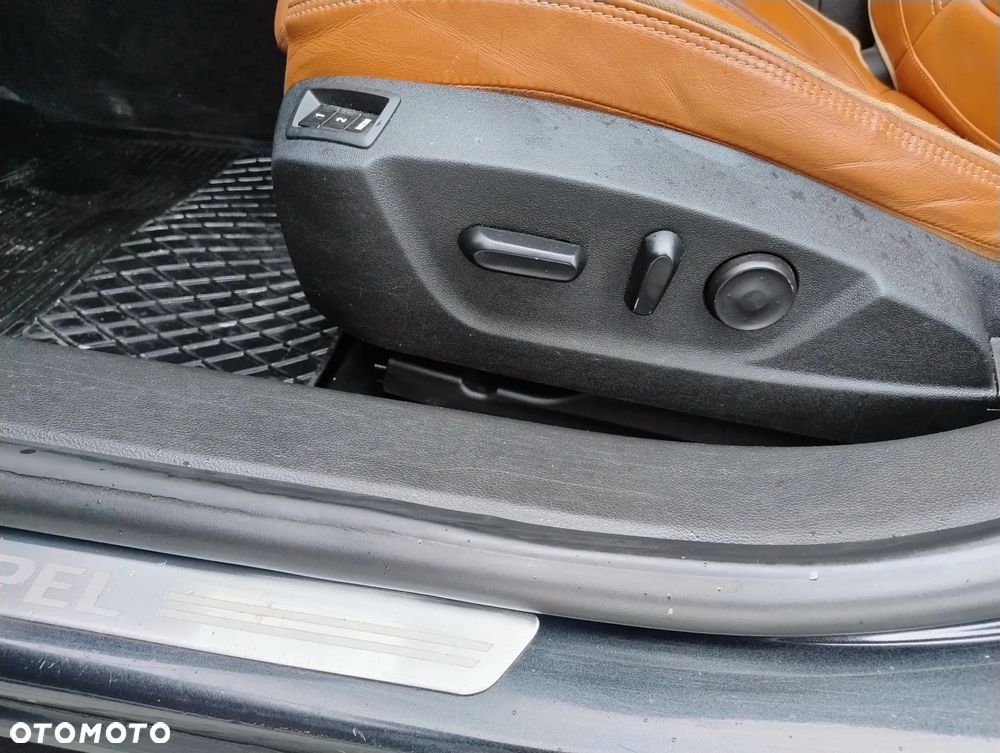 Opel Insignia 1.6 Turbo Edition - 10