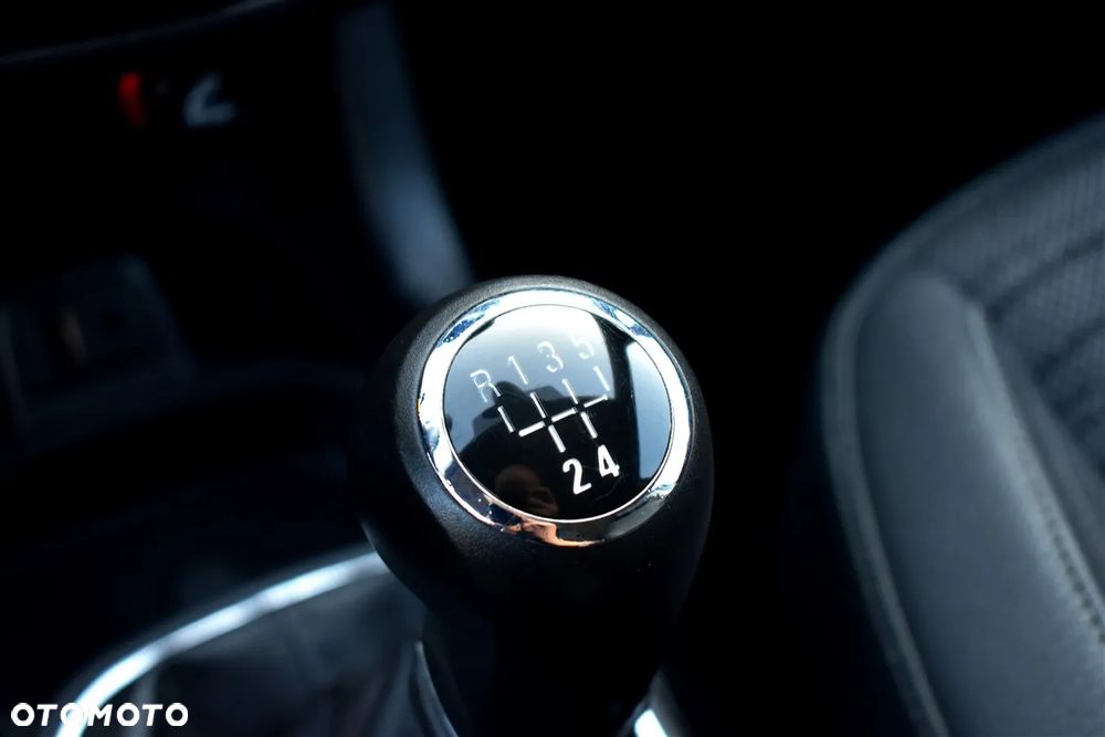 Opel Corsa 1.4 16V Active - 32