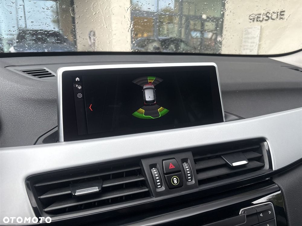 BMW X1 sDrive18i - 16