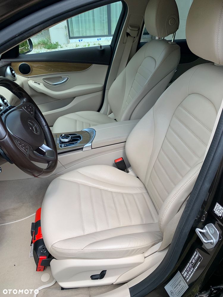 Mercedes-Benz Klasa C 250 7G-TRONIC - 25