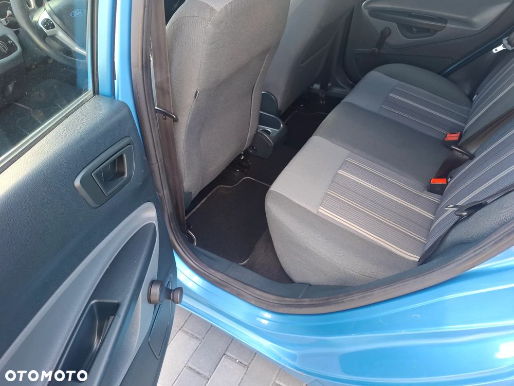 Ford Fiesta 1.25 Ghia - 8