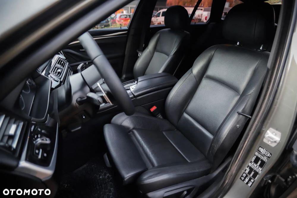 BMW Seria 5 520d xDrive - 10