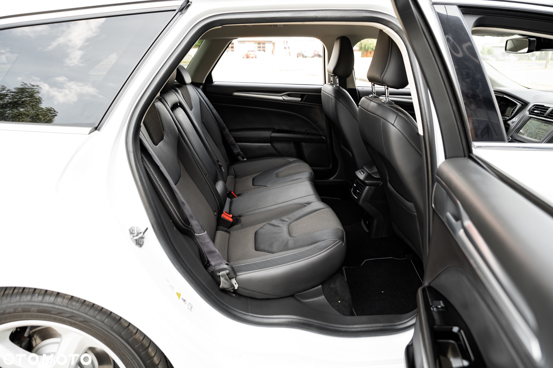 Ford Mondeo 2.0 TDCi Titanium PowerShift - 24