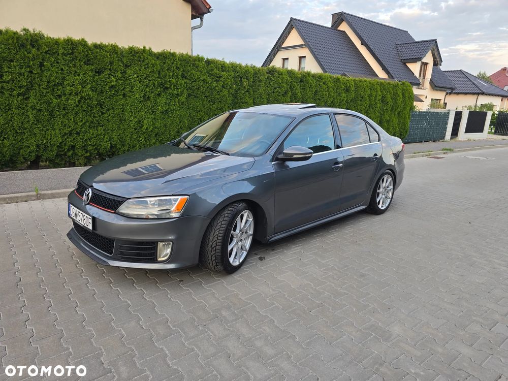 Volkswagen Jetta 2.0 TSI Highline - 9