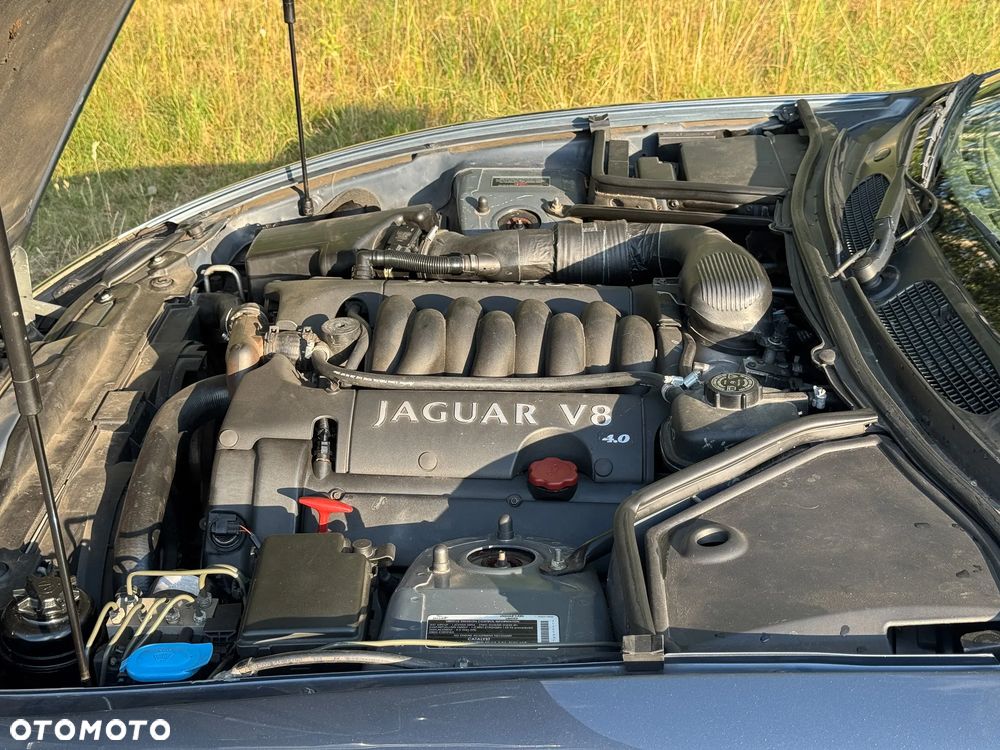 Jaguar XK8 - 40