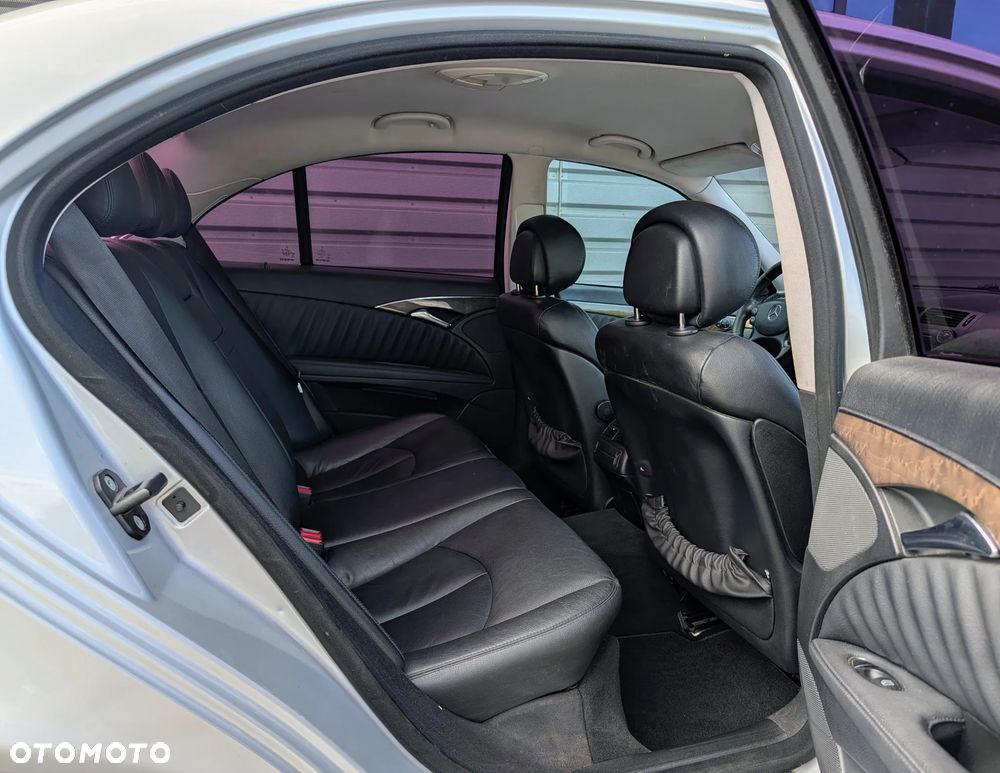 Mercedes-Benz Klasa E 300 BLUETEC Avantgarde - 16