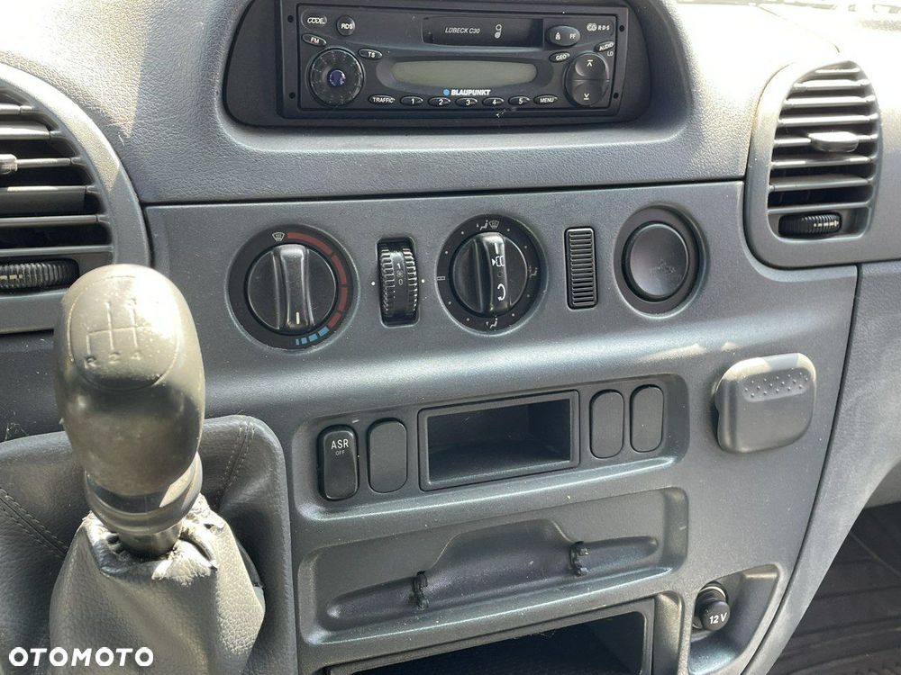 Mercedes-Benz Sprinter - 12