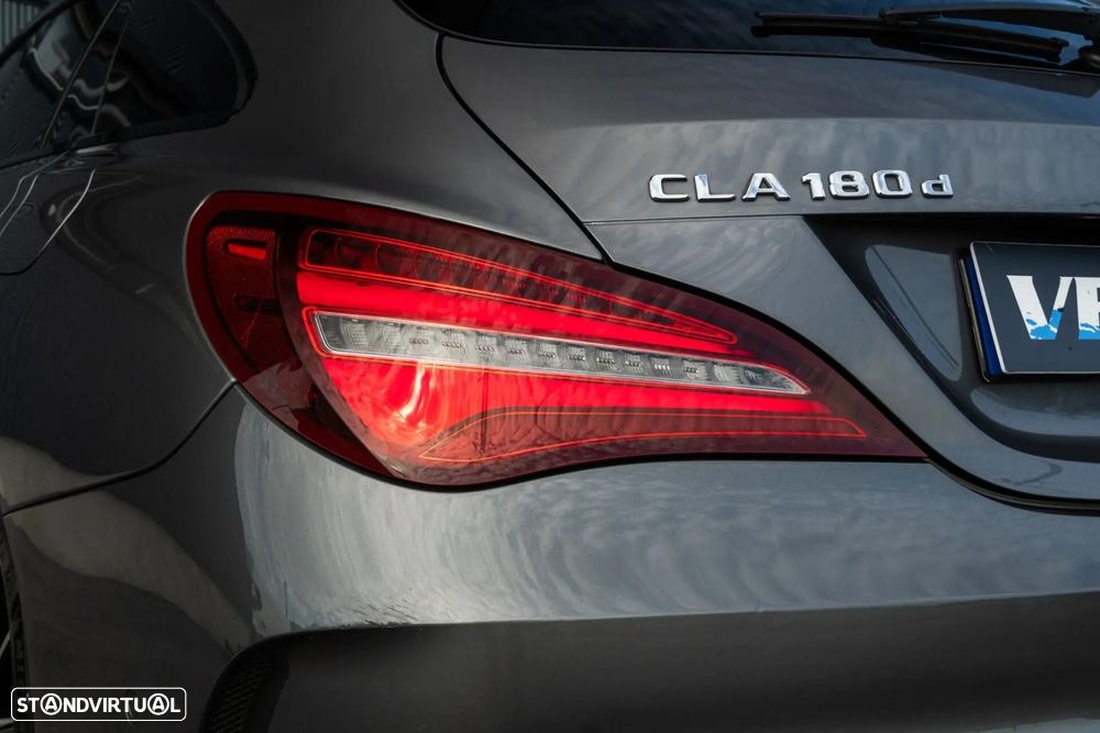 Mercedes-Benz CLA 180 d Shooting Brake AMG Line - 46