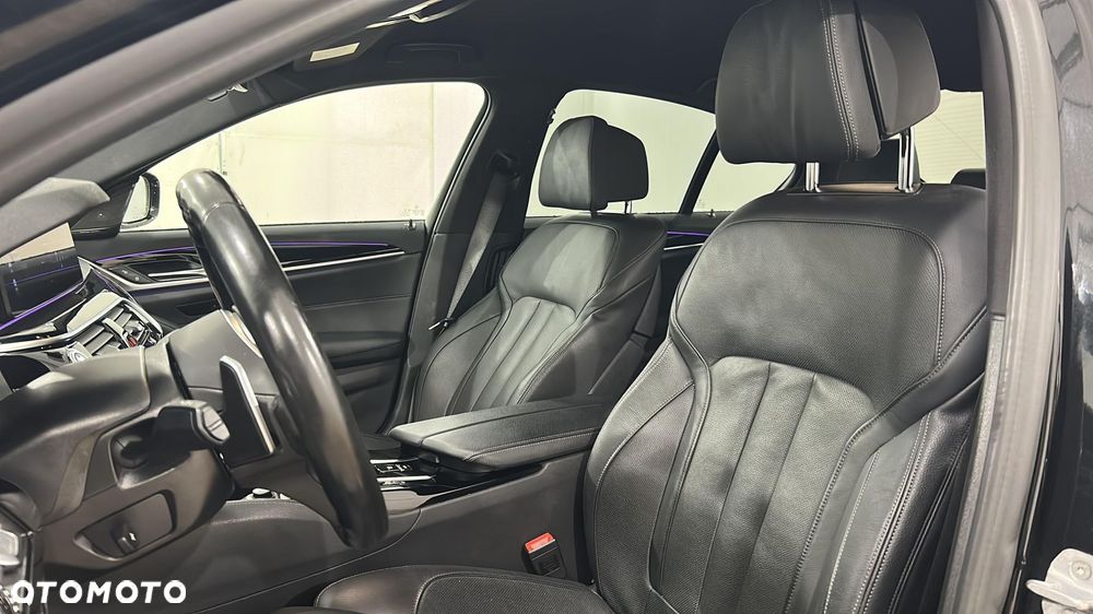 BMW Seria 5 545e xDrive - 11