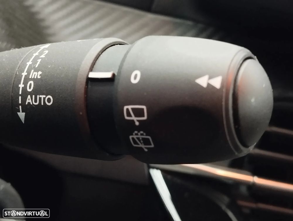 Peugeot 208 1.2 Hybrid Allure e-DCS6 - 23