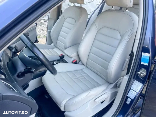 Volkswagen e-Golf - 24