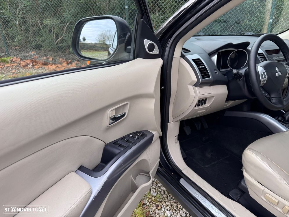 Mitsubishi Outlander 2.0 DI-D Instyle2 4WD - 29