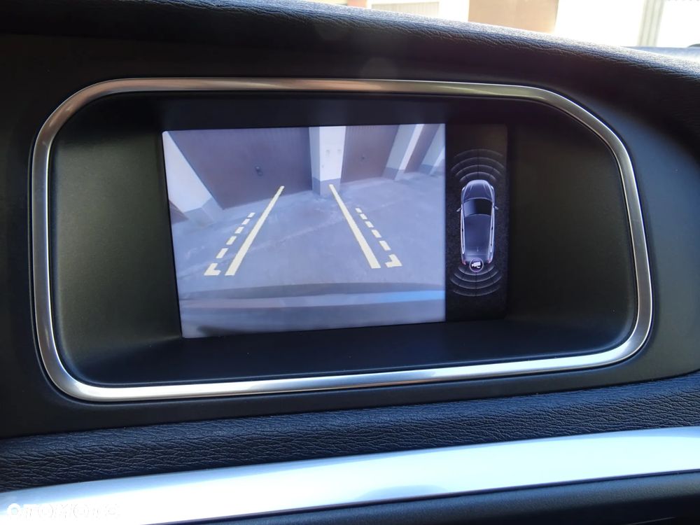 Volvo V40 D2 Momentum - 12