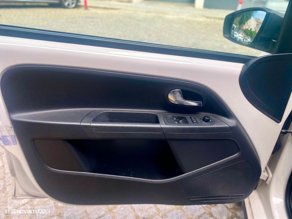 VW Cross Up! 1.0 Auto - 11