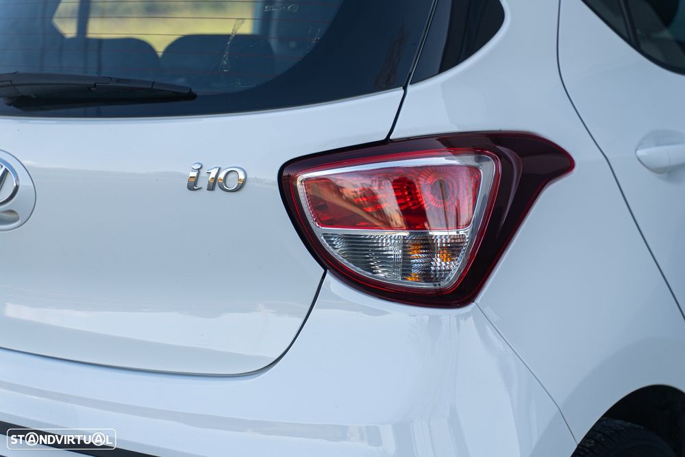 Hyundai i10 1.2 YES! Silver - 11