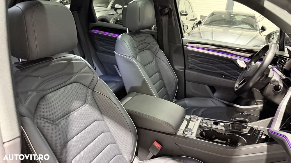 Volkswagen Touareg 3.0 V6 e-Hybrid 4Motion Aut. Elegance - 22