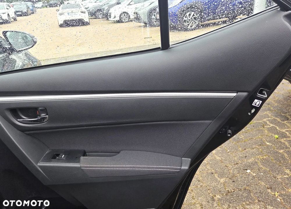 Toyota Corolla 1.6 Prestige EU6 - 33