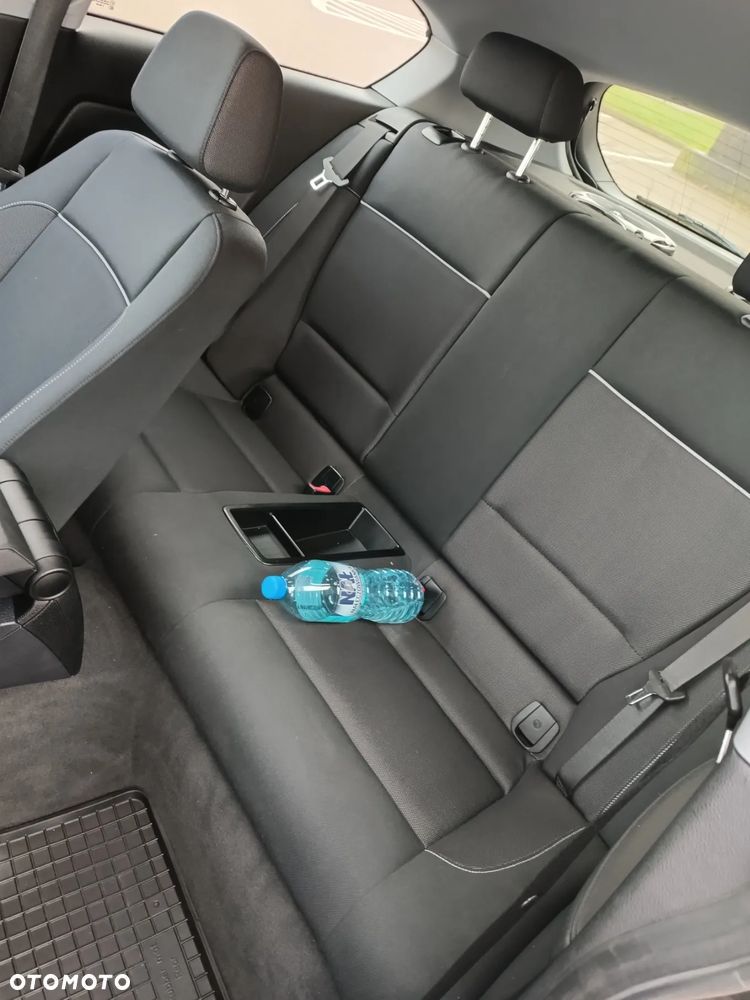 BMW Seria 1 118d DPF - 11