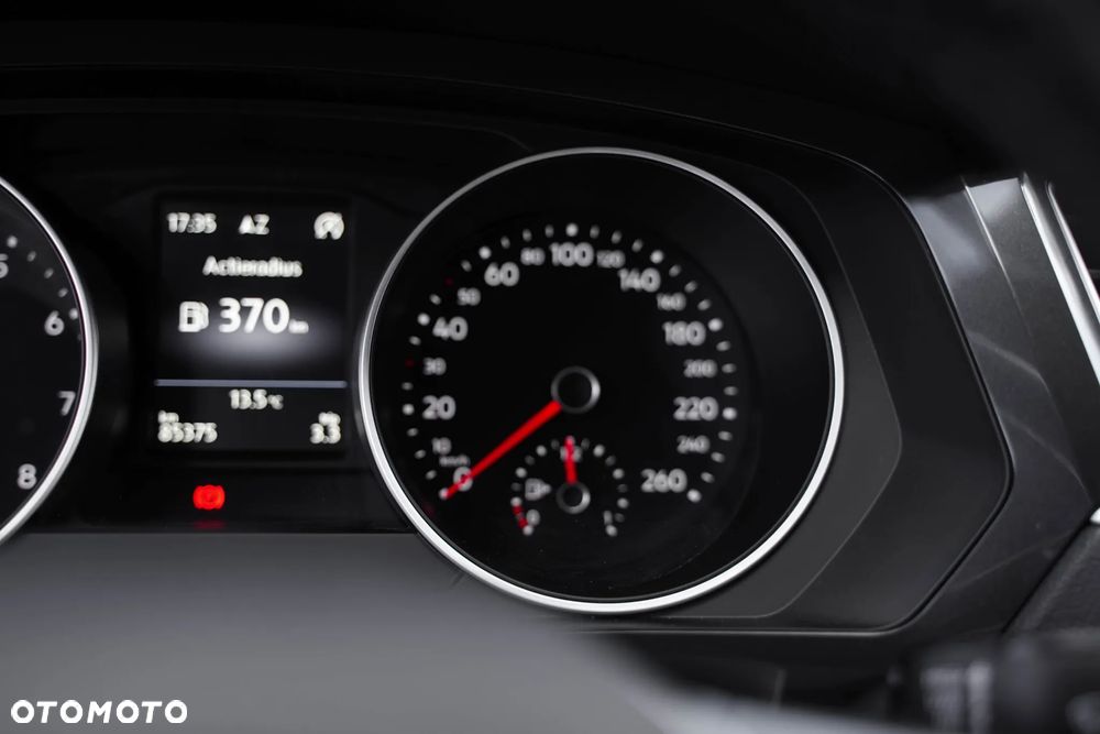 Volkswagen Tiguan - 30