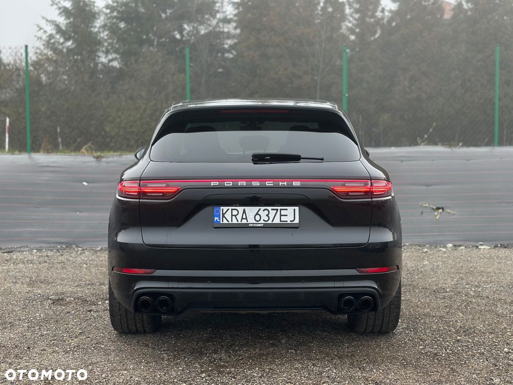 Porsche Cayenne - 12