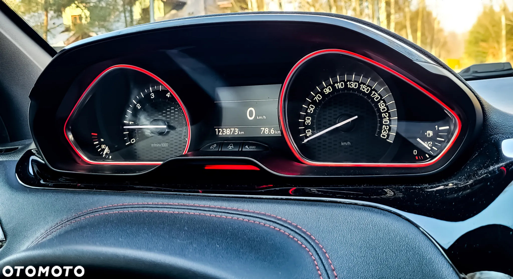 Peugeot 208 THP STOP & START GTi by Sport - 16