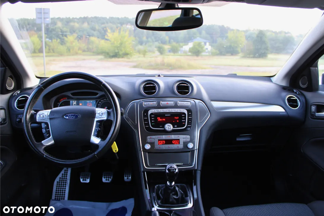 Ford Mondeo 2.0 TDCi Ambiente - 24