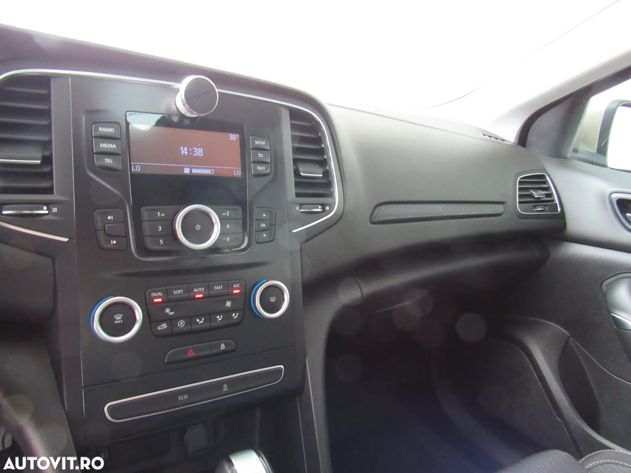 Renault Megane TCe EDC Zen - 25