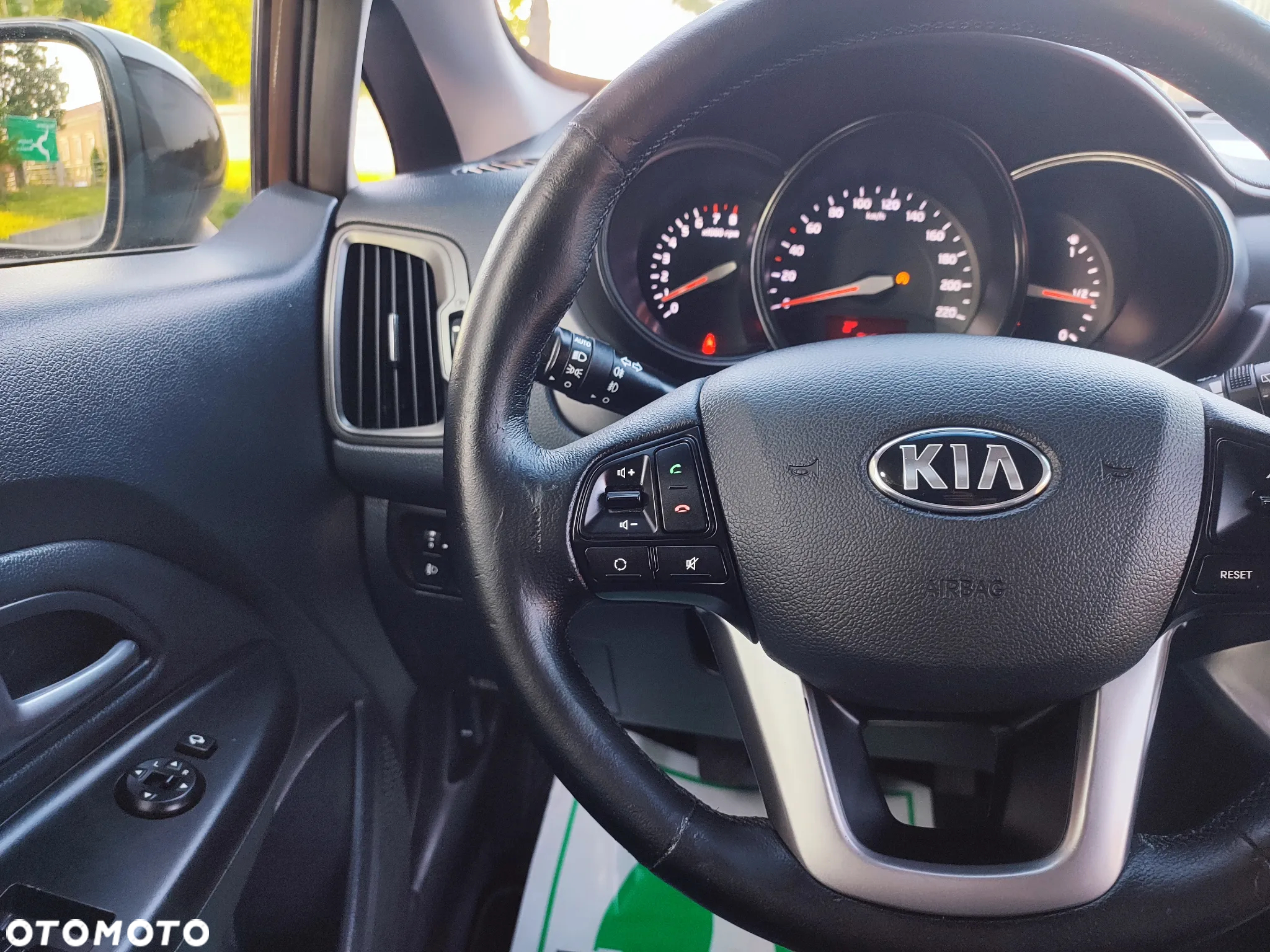 Kia Rio 1.4 Dream Team Edition - 33