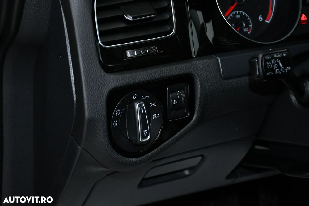 Volkswagen Golf 2.0 BlueTDI DSG Cup - 29